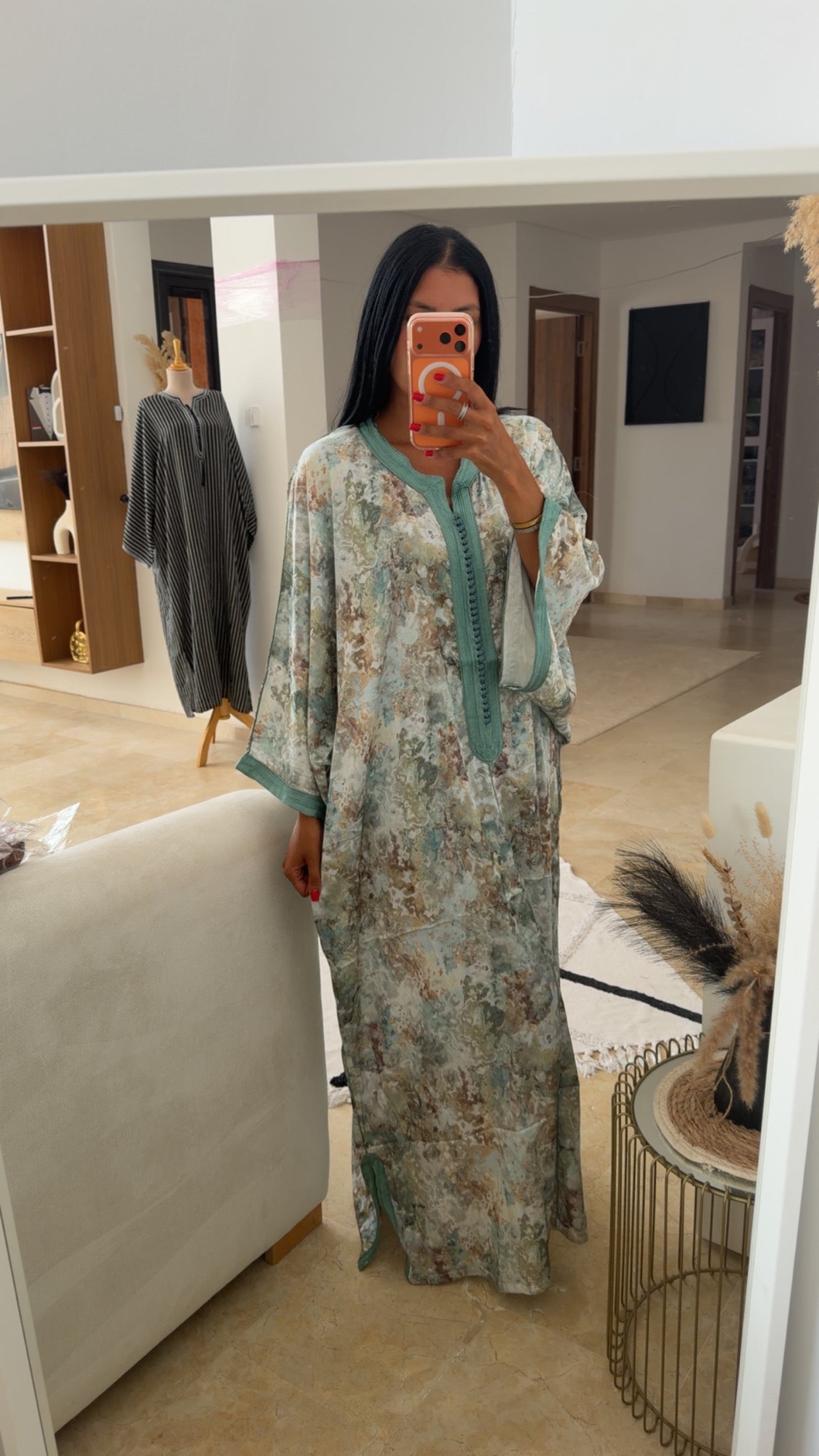 ROBE NIA